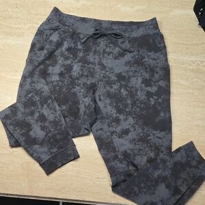 Lululemon Gray Patterned Joggers